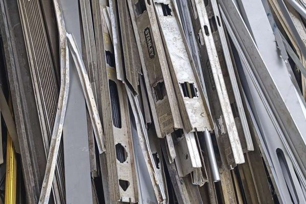 comprar y vender perfiles de puerta dañados en cali valle del cauca, colombia comprar y vender perfiles de puerta dañados en cali valle del cauca, colombia